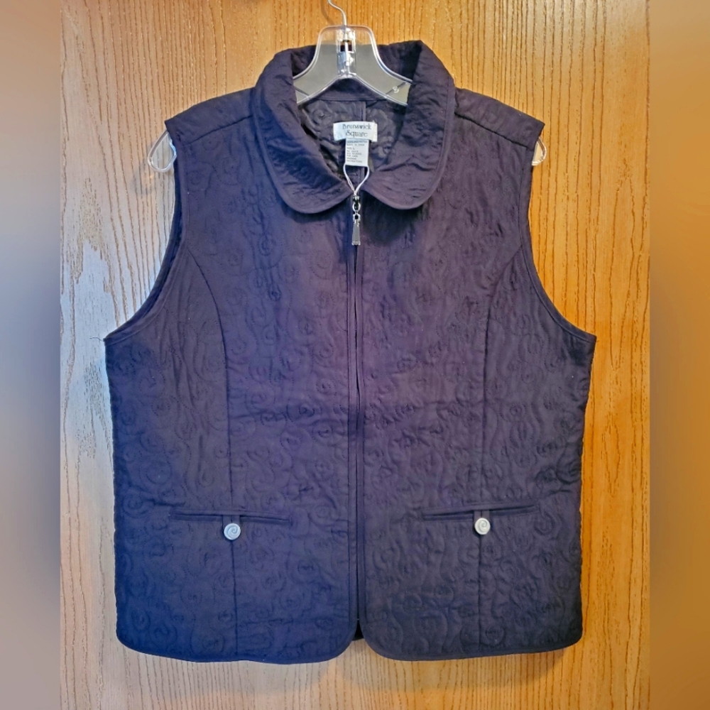 Brunswick Square Quilted Vest size L